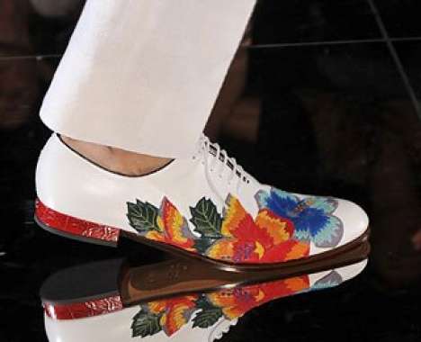 White Gucci shoe with floral prints fro men