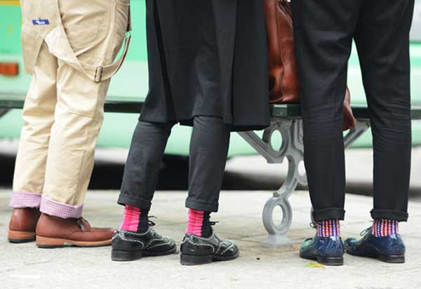 socks coloured fun with ,turn-ups or cuffed trousers