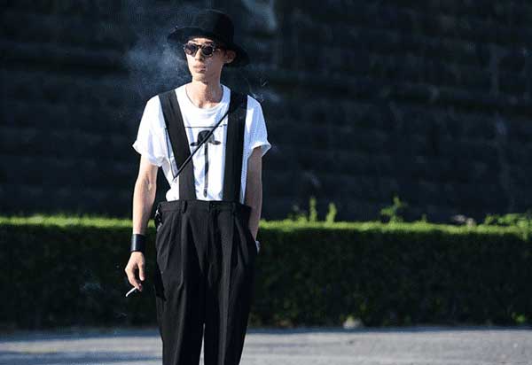 black wide brim hat