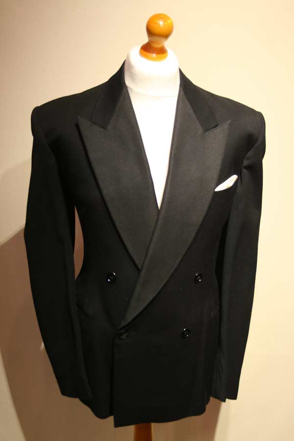 Double Breasted Peal Lapel Suit