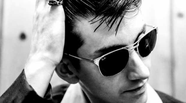 How to recreate Alex Turner's pompadour at home by yourself