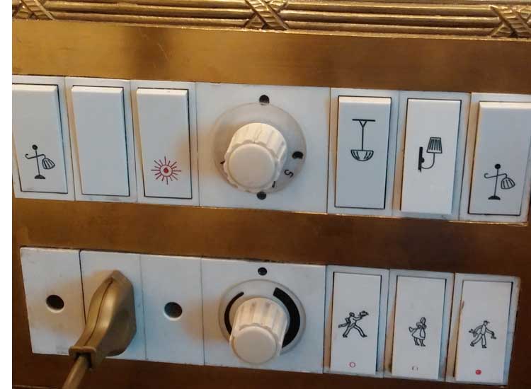 Madrid-Ritz-Hotel-bedside-buttons-MenStyleFashion
