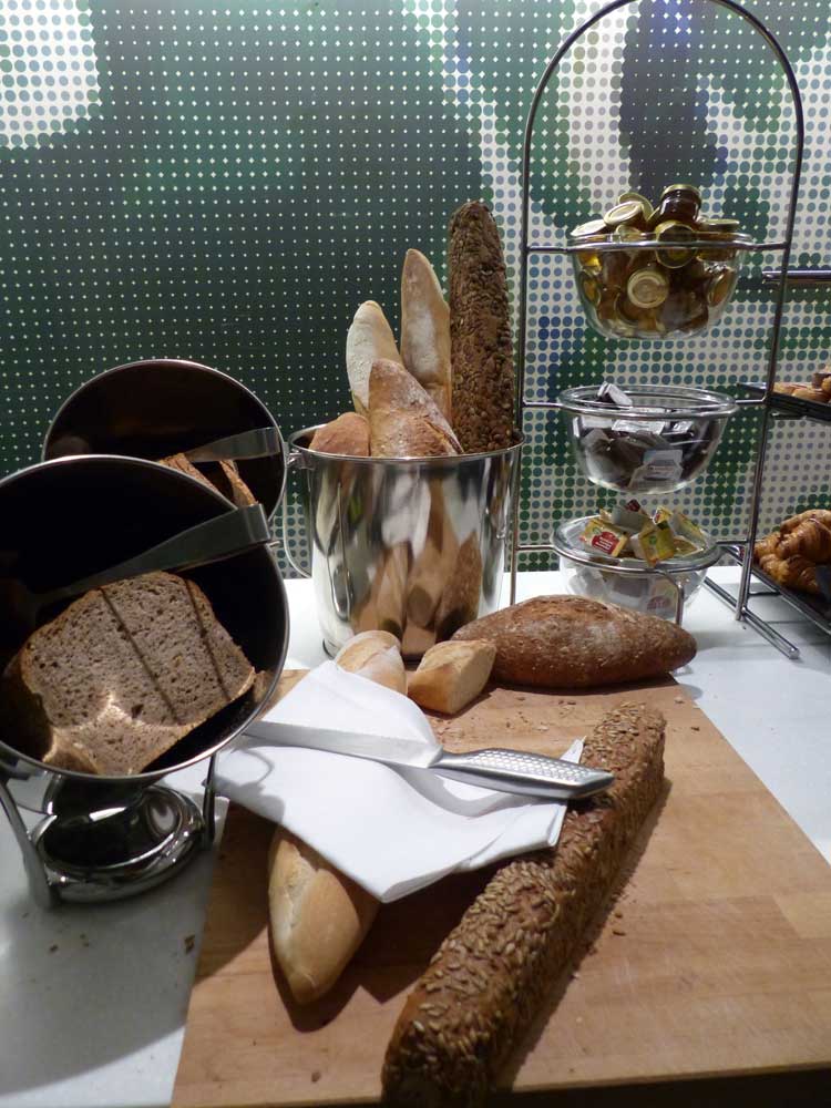 HotelBloom-Brussels-MenStyleFashion-2015-Review-reception--breakfast