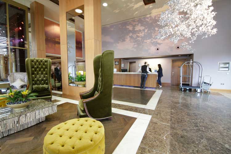 Hilton-Syon-Park-MenStyleFashion-Luxury-Week-London.-The-Lobby