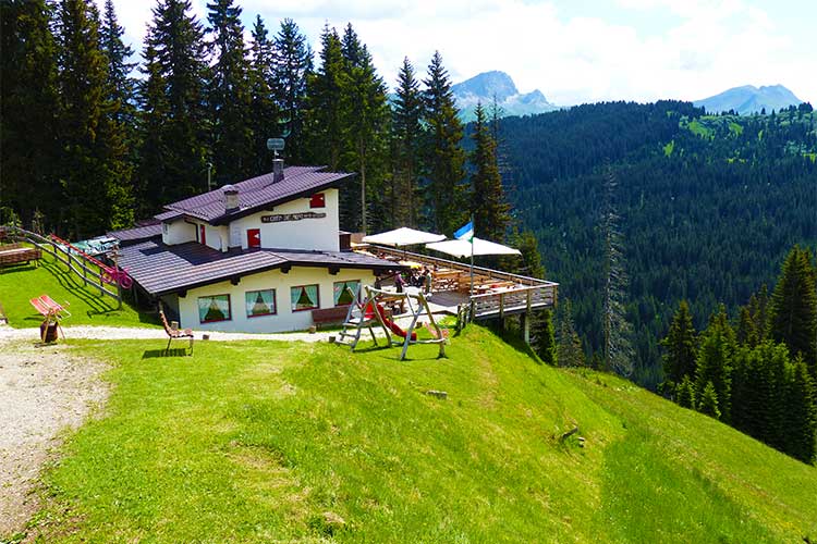 alta-badia-crep-de-munt-mountain-hut