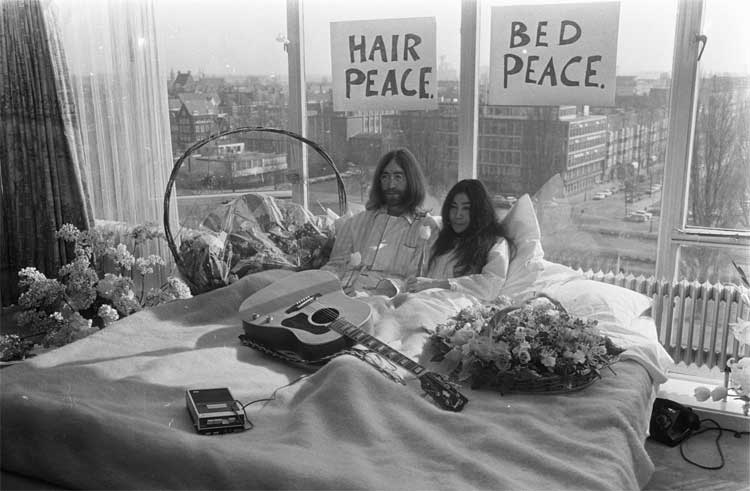 John-Lennon-Yoko-Ono-Hilton-Amsterdam