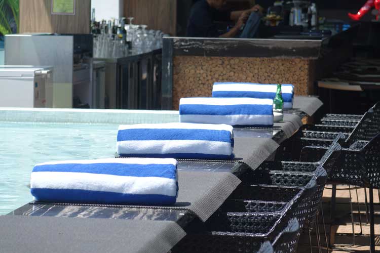 Tiigo-Montigo-Resorts-Semiyak--swimming-pool