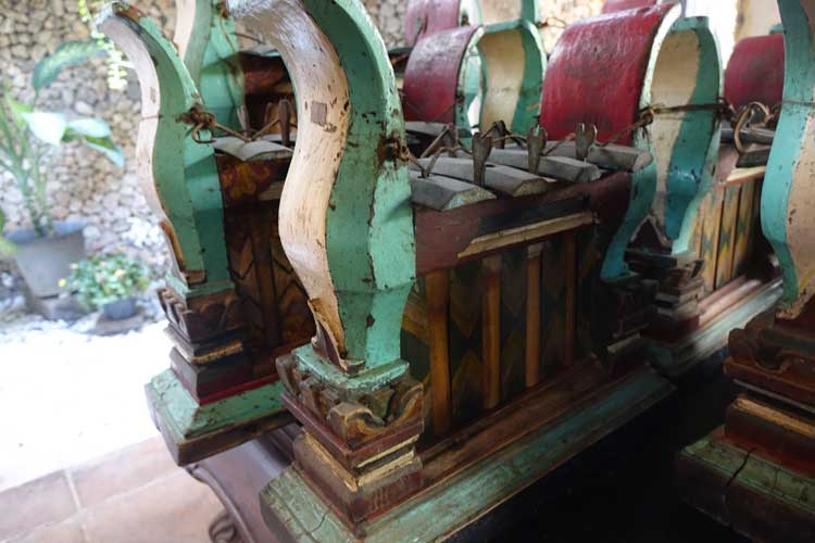 Tugu-musical-instrument-antiques