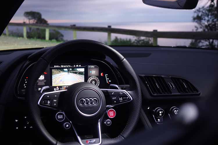 audi-r8-spyder-gracie-opulanza-review-7