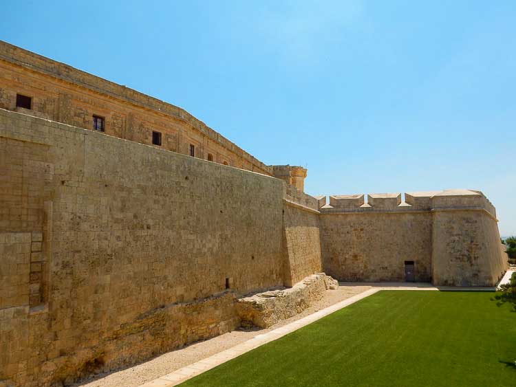 mdina-malta-walls