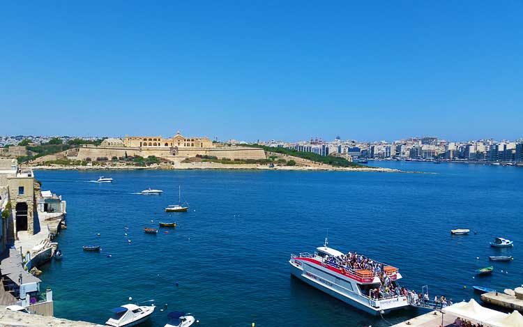 valletta-malta-ferryboat