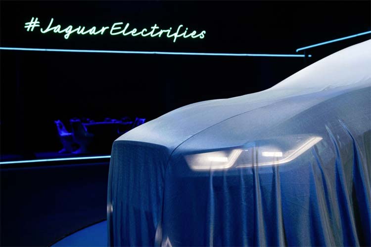 jaguar-electrifies-ipace-concept-car-2