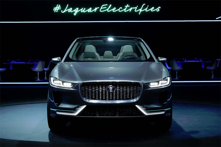 jaguar-electrifies-ipace-concept-car-3