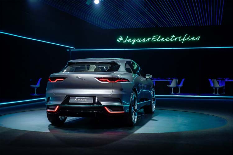 jaguar-electrifies-ipace-concept-car-4
