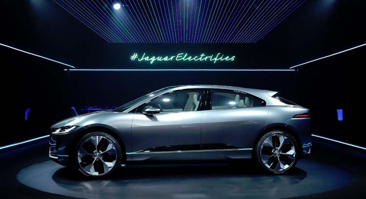 jaguar-electrifies-ipace-concept-car-5