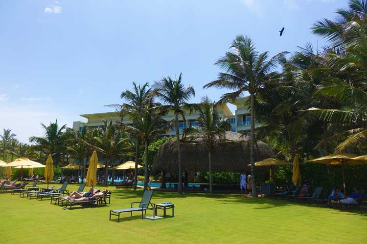 Heritance Negombo Sri Lanka – Direct Ocean Views - hotel review