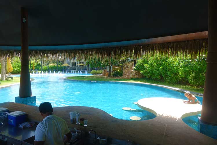 Heritance Negombo Sri Lanka hotel review - swimming pool