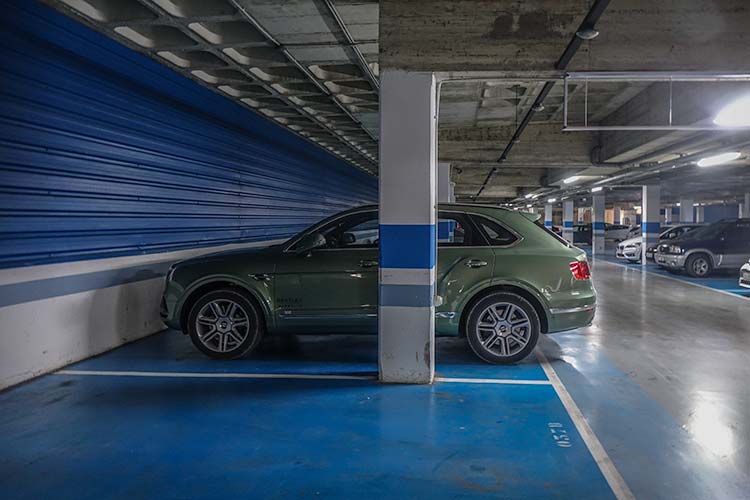 Bentley Bentayga Diesel - Tour Through Andalusia