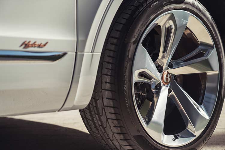 Bentley Bentayga Hybrid – The Worlds First Luxury Hybrid SUV