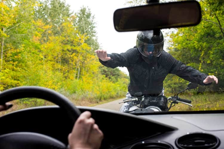 How to Stay Alive In Your Motorcycle Crash