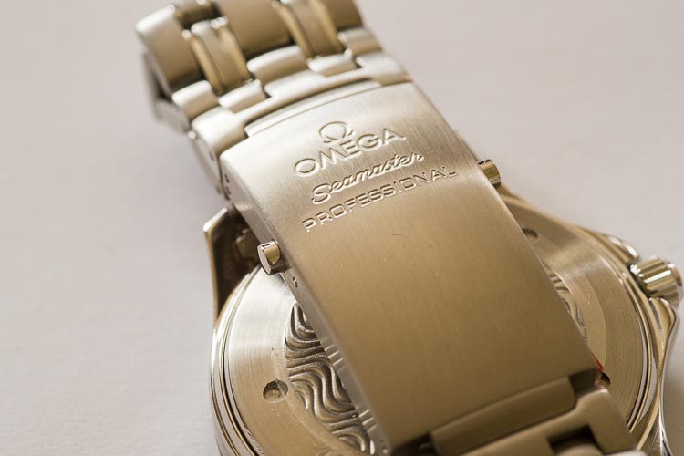  “The iconic Seamaster buckle, now without a myriad of scratches” Omega