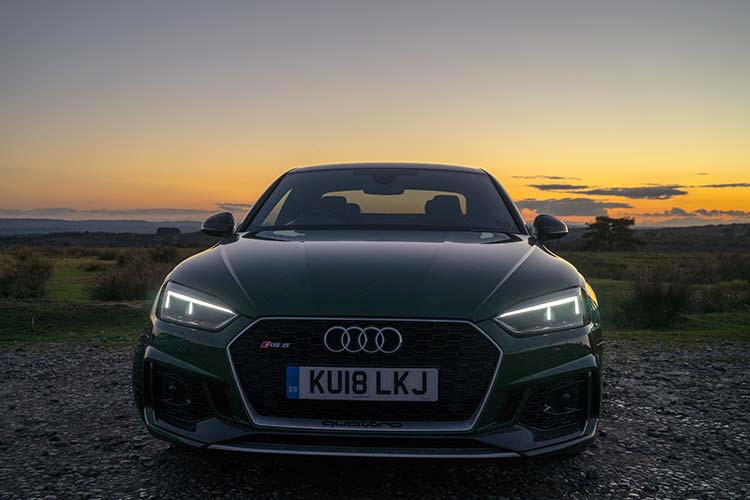 Audi RS5 Carbon Edition Review – Classy Coupe For Speed Freaks!