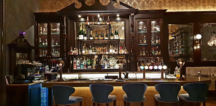 Cocktail Bar Armathwaite Hall Hotel & Spa in Lake District MenStyleFashion 2018 