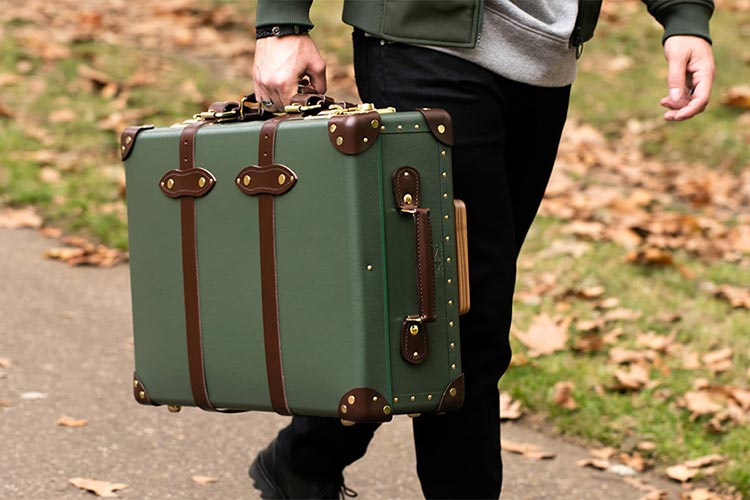Travel Suitcases -What to Pay Attention to Before Buying One?