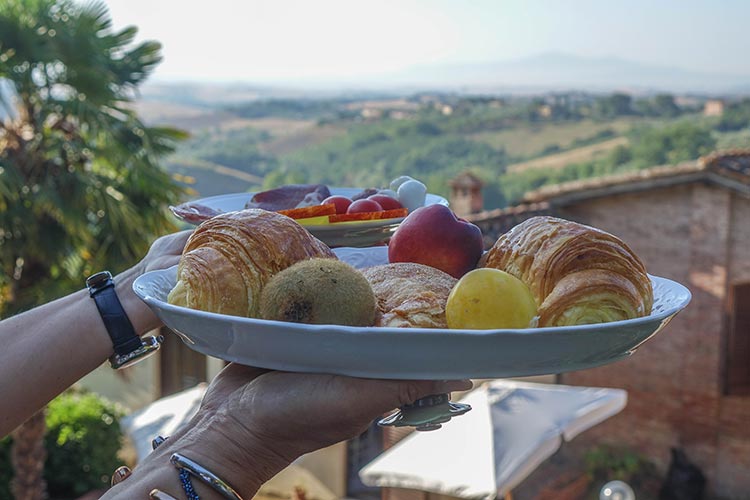 Hotel-Santa-Caterina---Siena-Tuscany-MenStyleFashion-2019-Hotel-Re Breakfastview-(1)