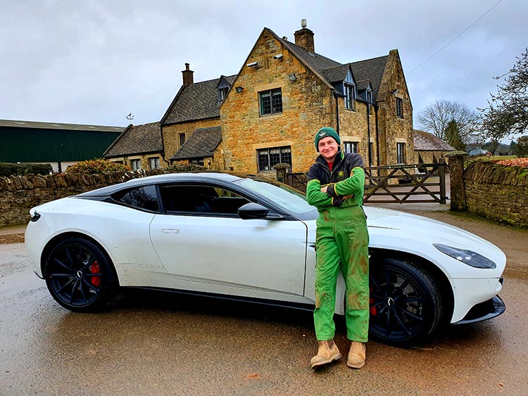 Looking Beyond the Badge – 4 Major Buying a Luxury Car