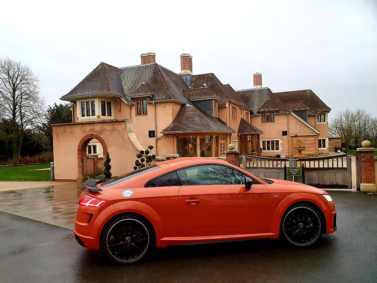 Audi TT pulse orange colour