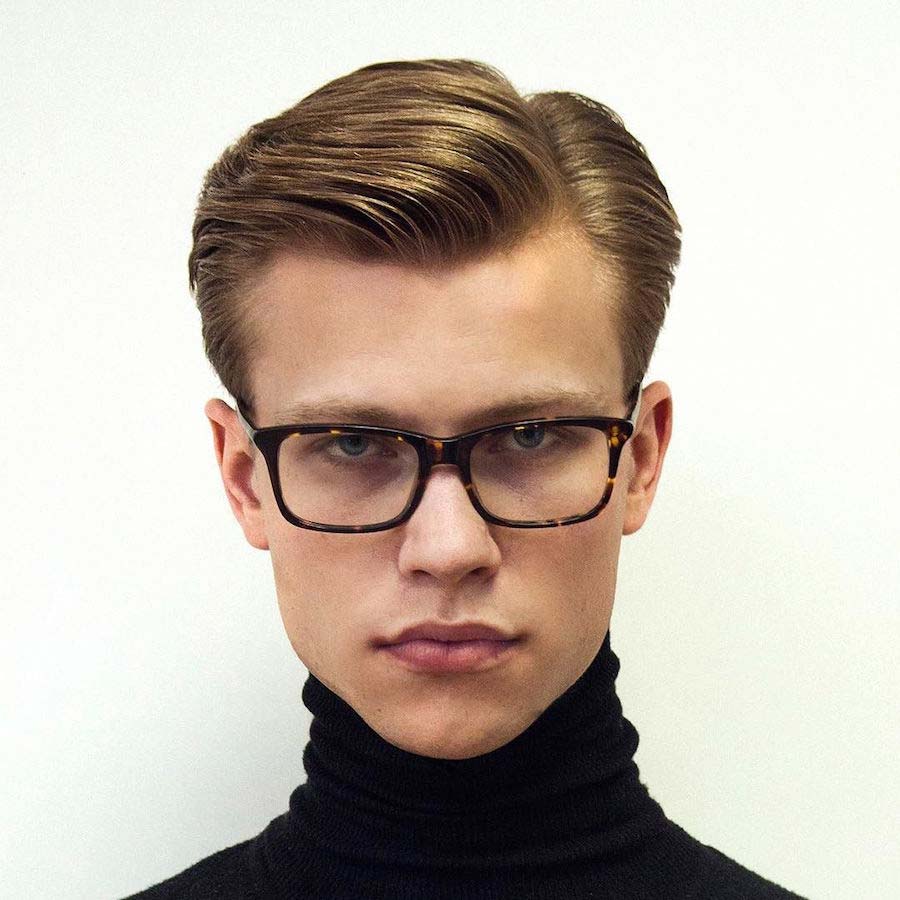Preppy hairstyle for men