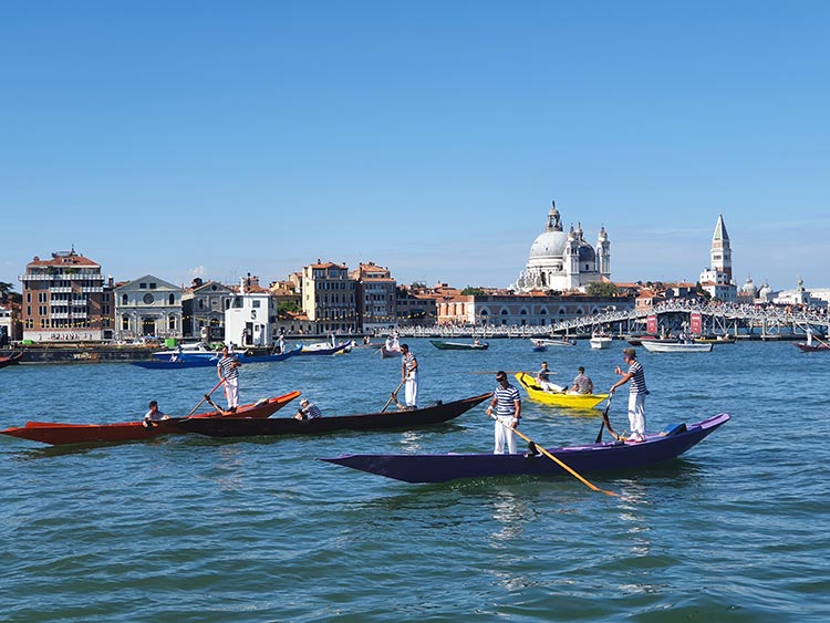 Festa del Redentore - Venice's Beautiful Gondola Race MENsTYLEFashion 2020 Italy summer (7)