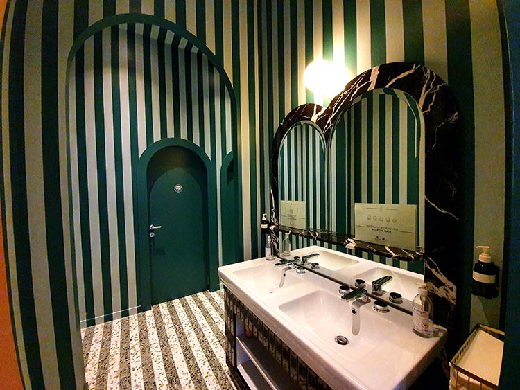 Il Palazzo Experimental - The Modern Venice Hotel Reviewed bathroom
