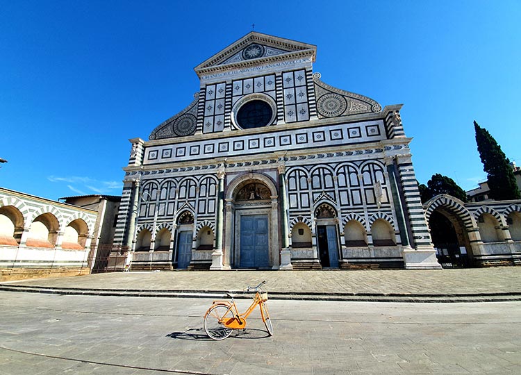 Take the bike around Florence.