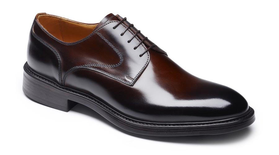 Oxford style shoes for men