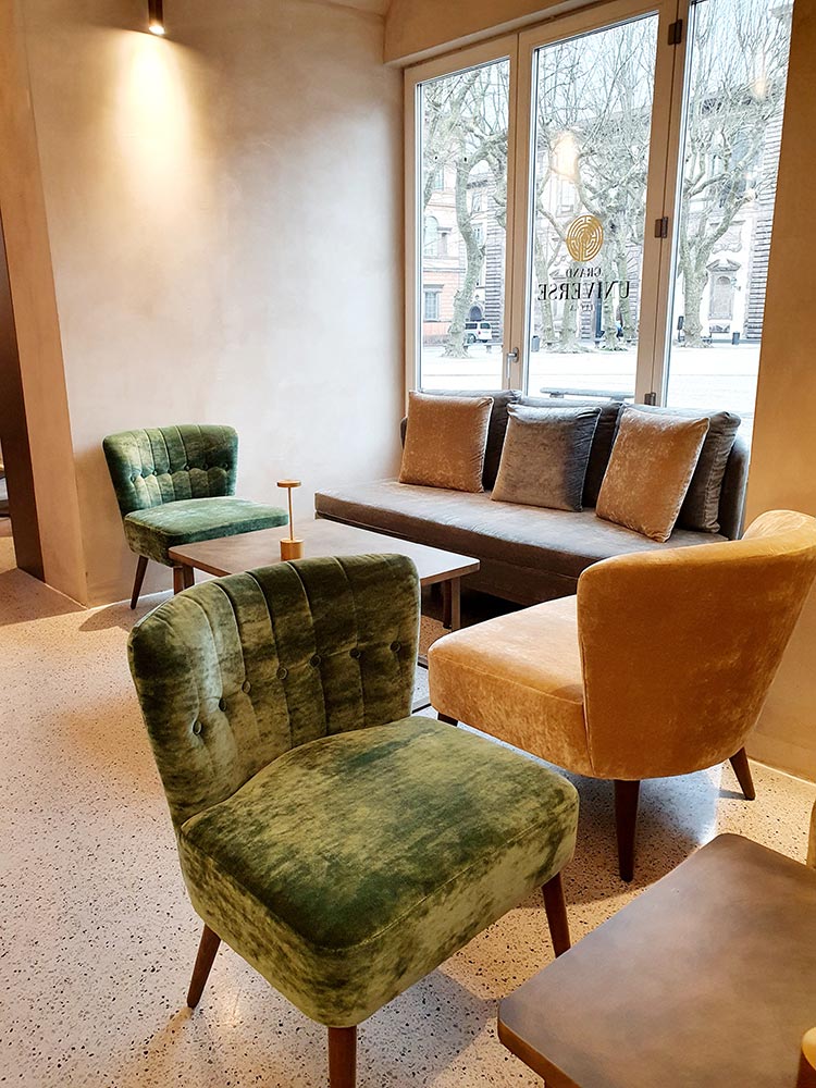 Legacy restaurant and Lounge