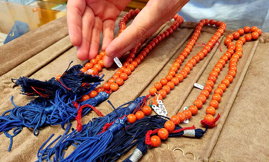 Red Coral Chain: How to Choose the Right One with 3 Simple Tricks - Eredi  Jovon