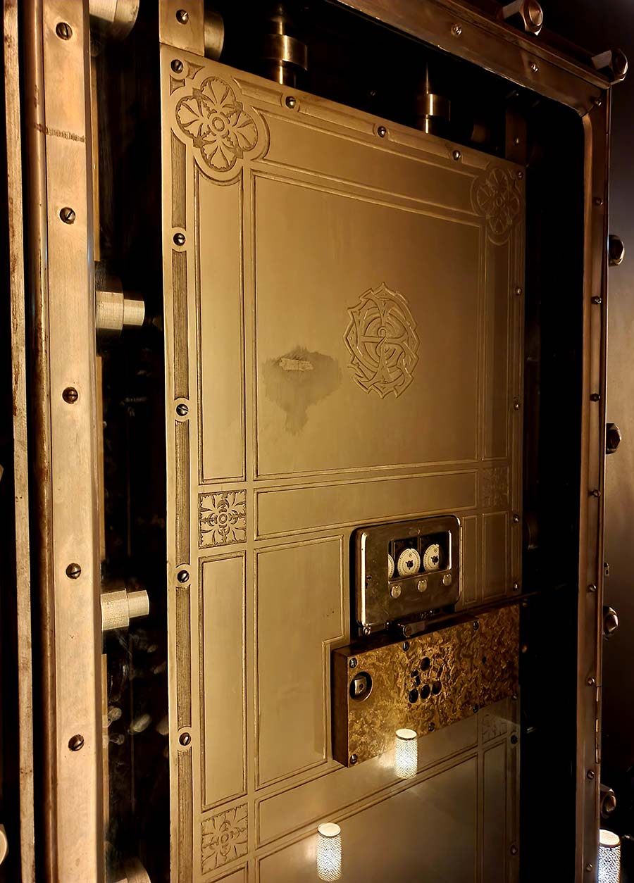WBank vault doors AWAY Spa Amsterdam