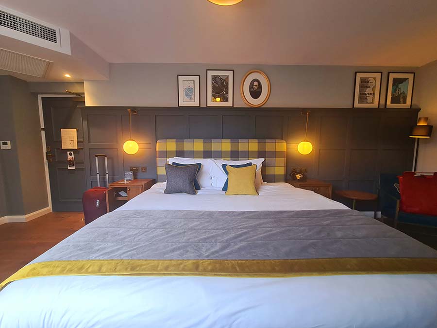 1 king Standard Indigo Hotel Stratford Upon Avon MenStyleFashion (2)