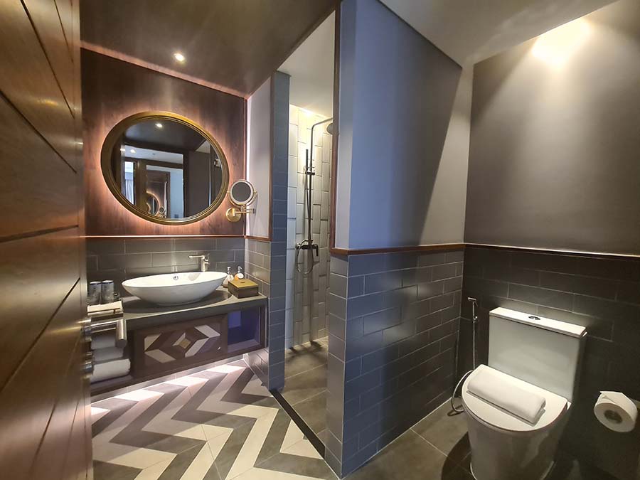 Fusion Original five star hotel Saigon centre Vitenam (15) excuitive suites bathrooms