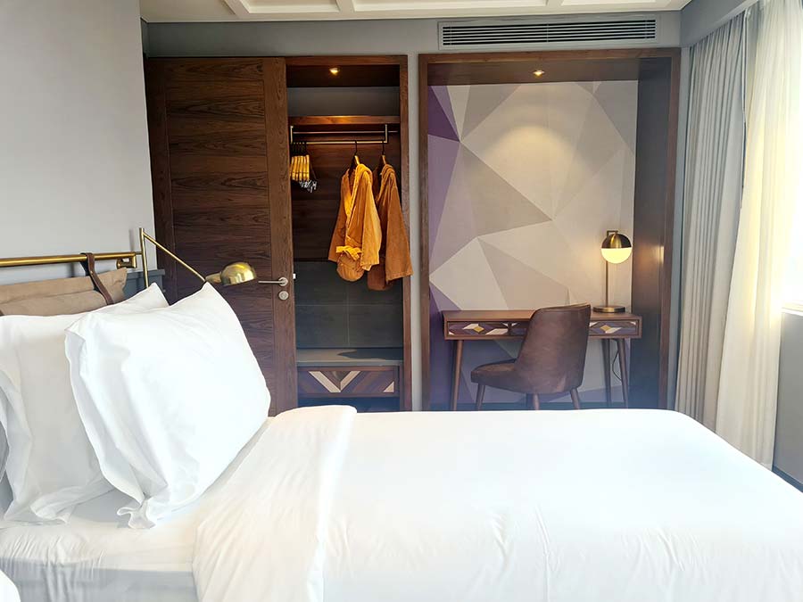 Fusion Original five star hotel Saigon centre Vitenam (15) excuitive suites