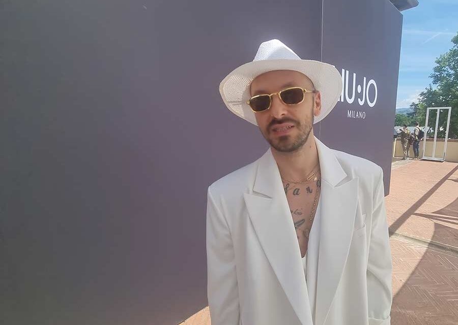 White Linen Suits – Why Are Men Wearing White For Summer?